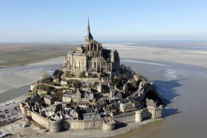 Ostrov_Mont_Saint_Michel_France_1_620_auto