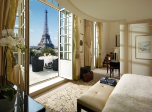 https://www.art1a1d.com/wp-content/uploads/2017/06/eiffel-duplex-terrace-suite1.jpg